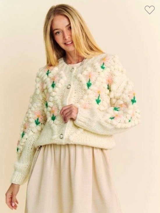 DAVI & DANI Sweaters - 💕🤍Chunky knit cream floral cardigan, Sz. M/L. By Davi & Dani.